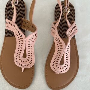 Qupid size 7 Sandals